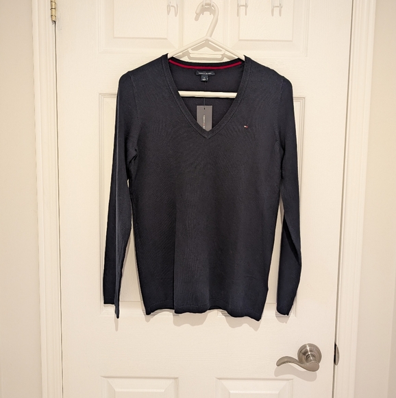Tommy Hilfiger V neck sweater - Picture 1 of 3